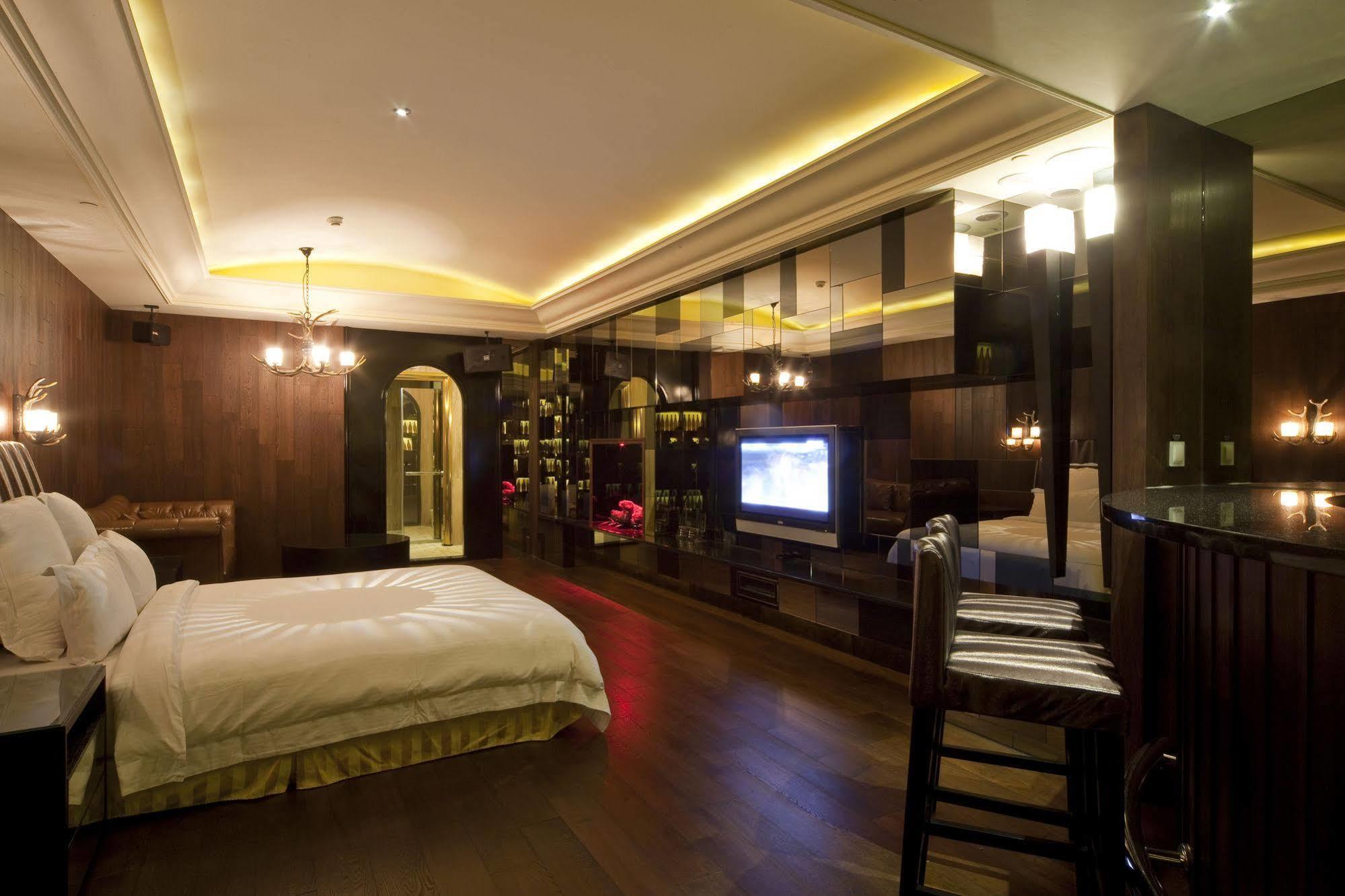 Wego Hotel - Linsen Taipei Extérieur photo